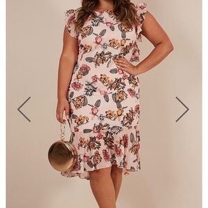 Showpo floral lace up back. Never worn.